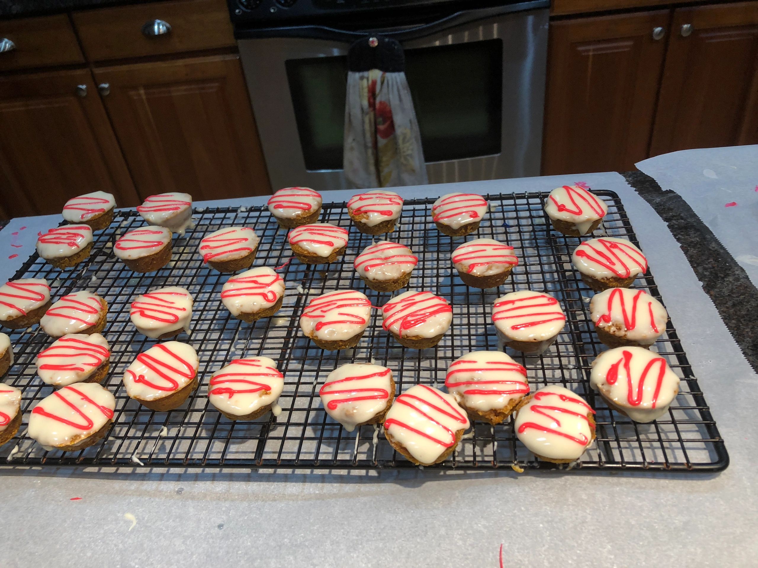 Freshly baked cookies cooling on rack